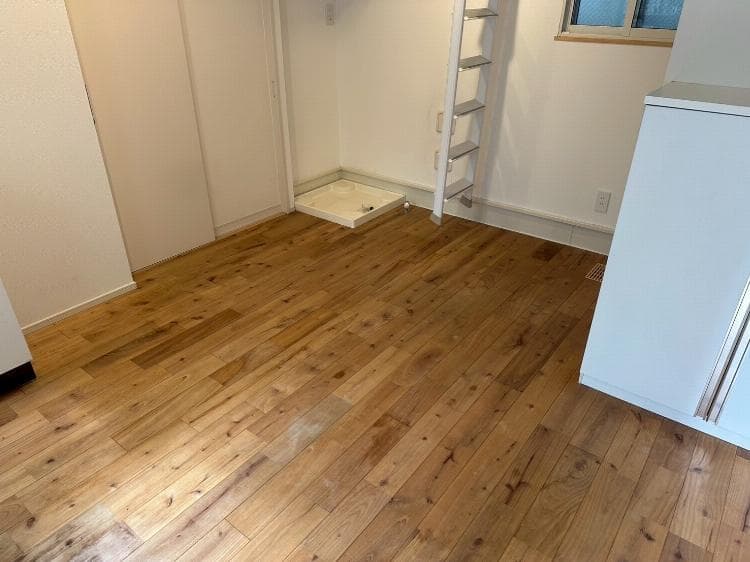 Room image 8