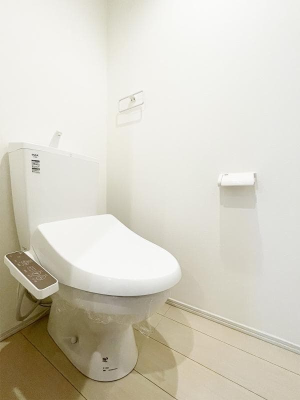 Room image 8