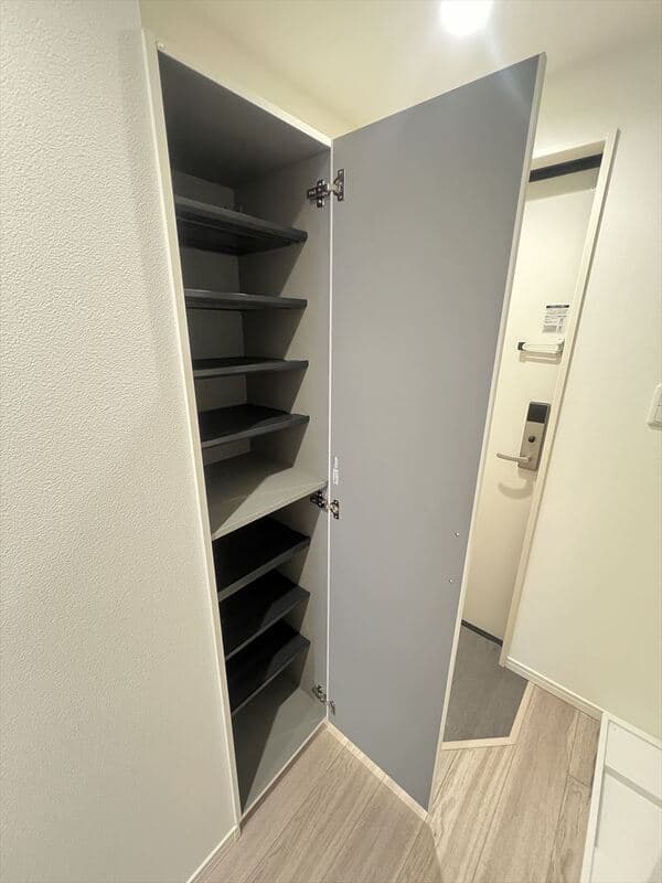Room image 16