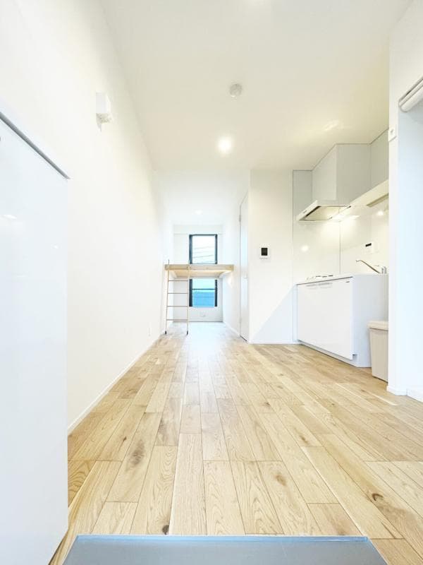 Room image 12