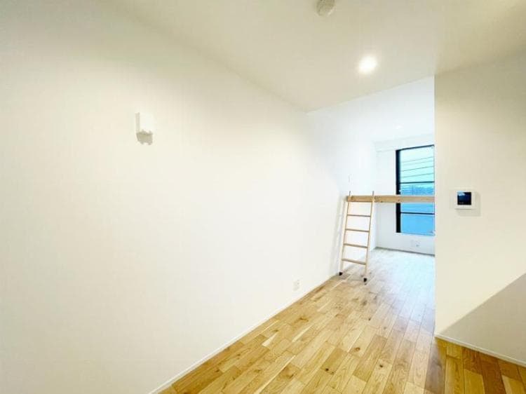 Room image 14