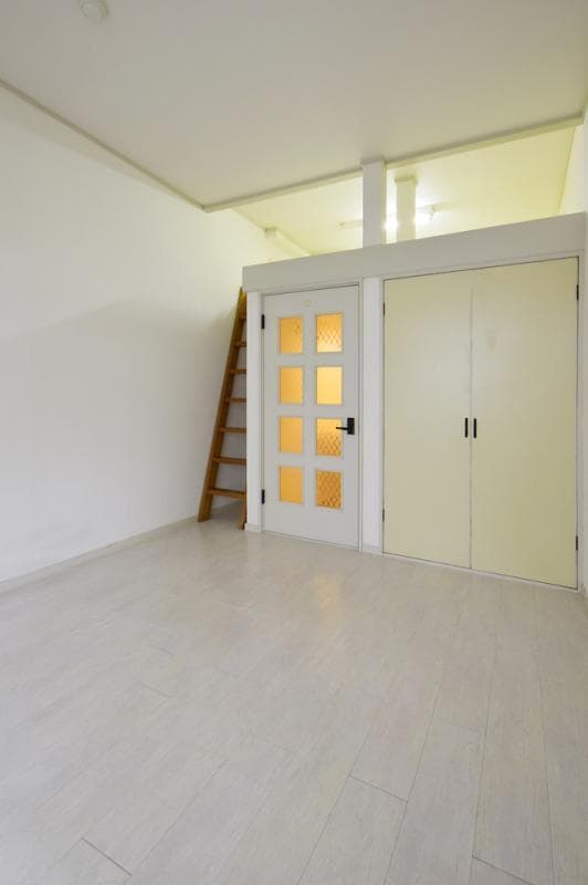 Room image 12