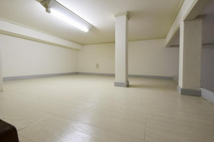 Room image 13