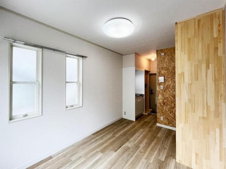 Room image 10