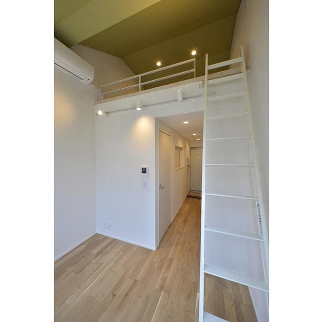 Room image 10