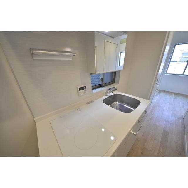Room image 11