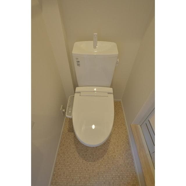 Room image 8