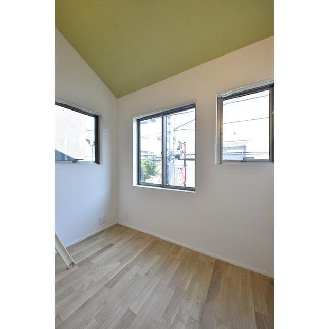 Room image 9