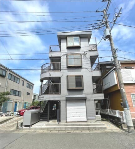 Main exterior of Chronos Hiratsuka West