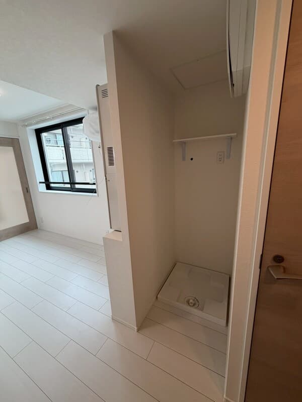 Room image 11
