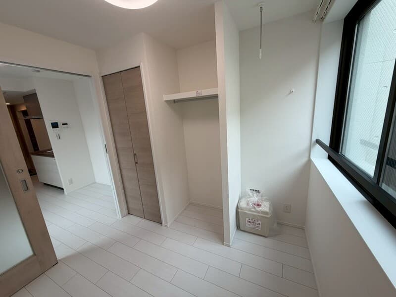 Room image 8