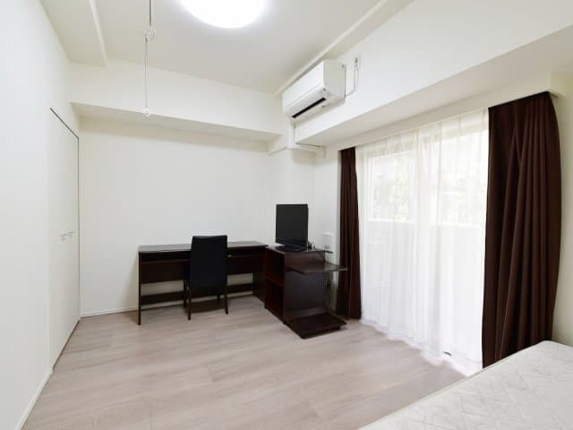 Room image 8