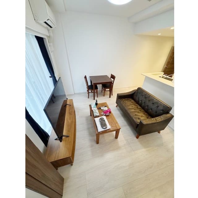 Room image 12
