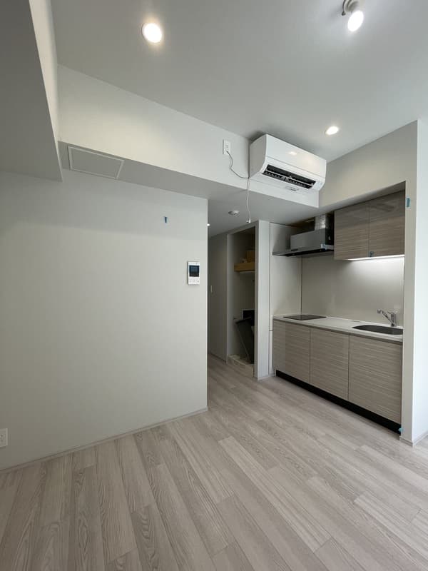 Room image 12