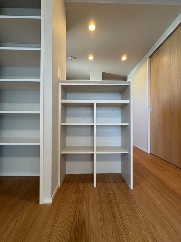 Room image 15