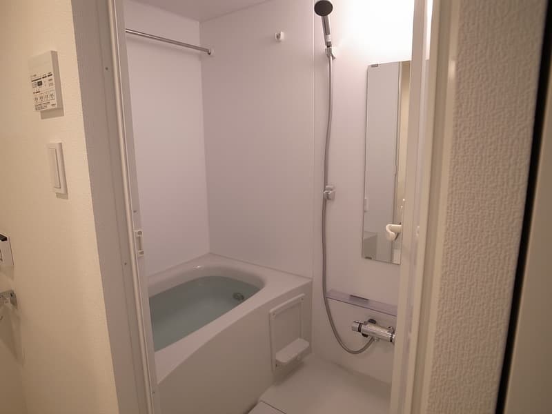 Room image 12