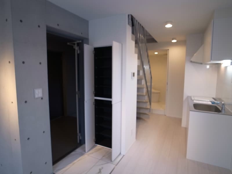 Room image 15
