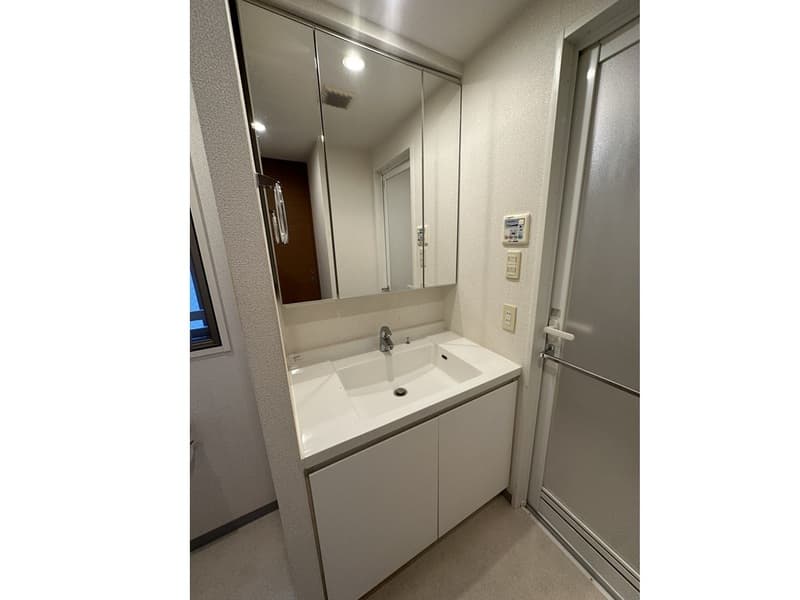 Room image 13