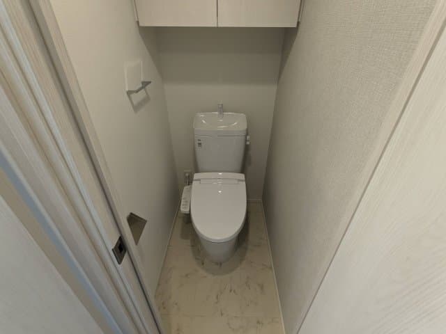 Room image 8