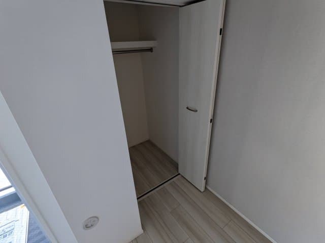 Room image 12