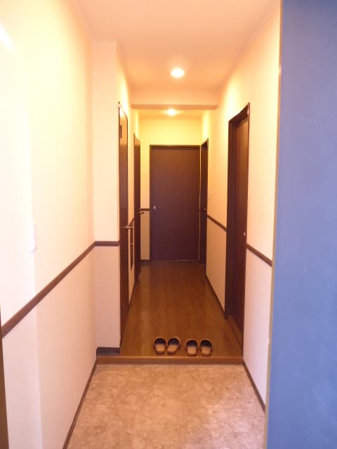 Room image 11