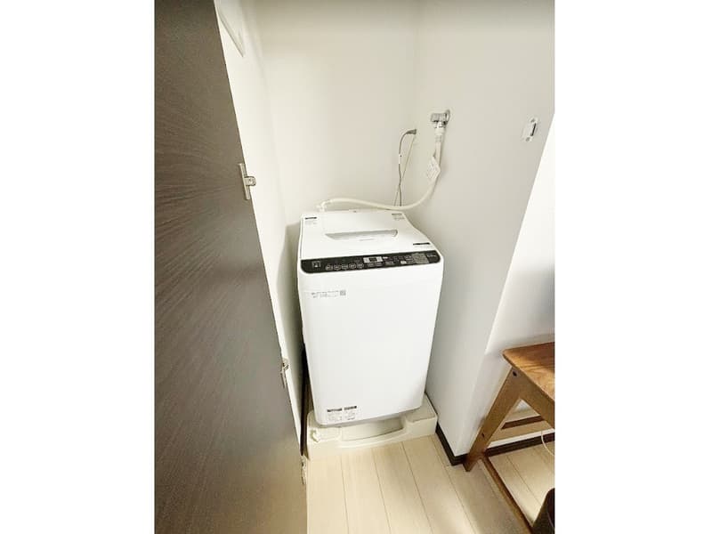 Room image 14