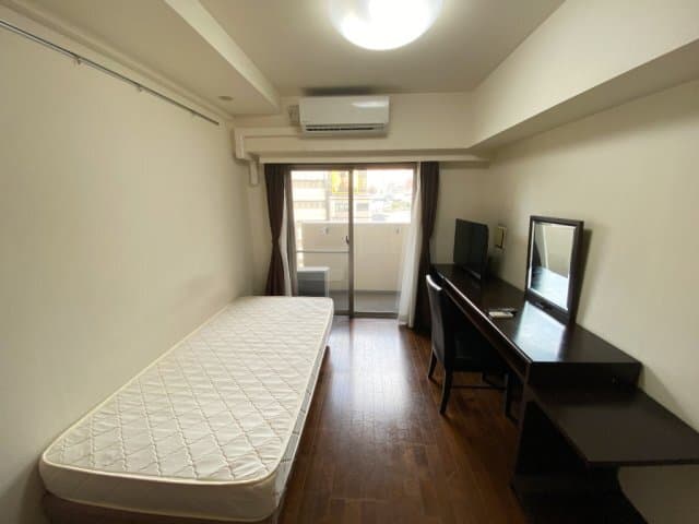 Room image 8