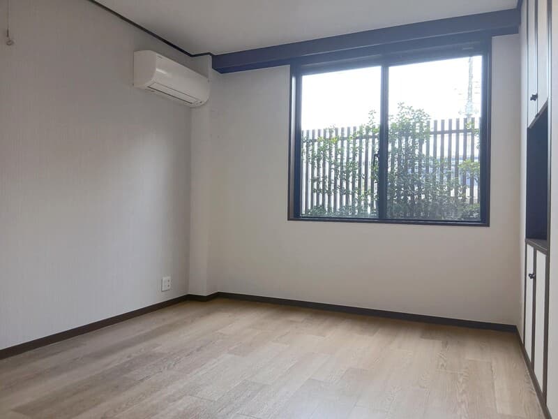 Room image 12