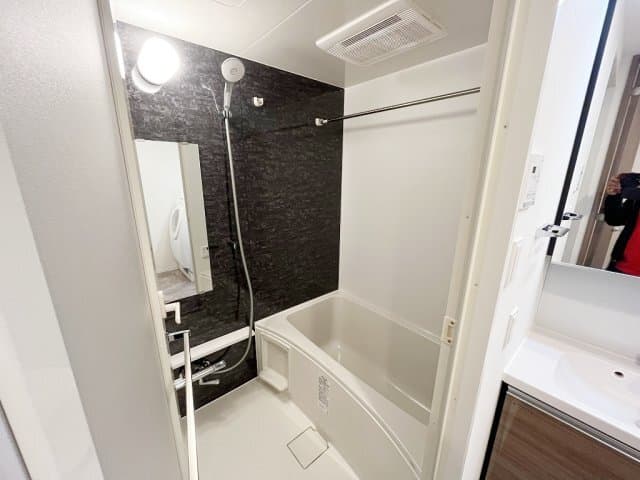 Room image 13