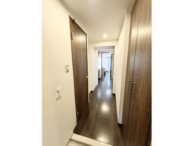 Room image 12