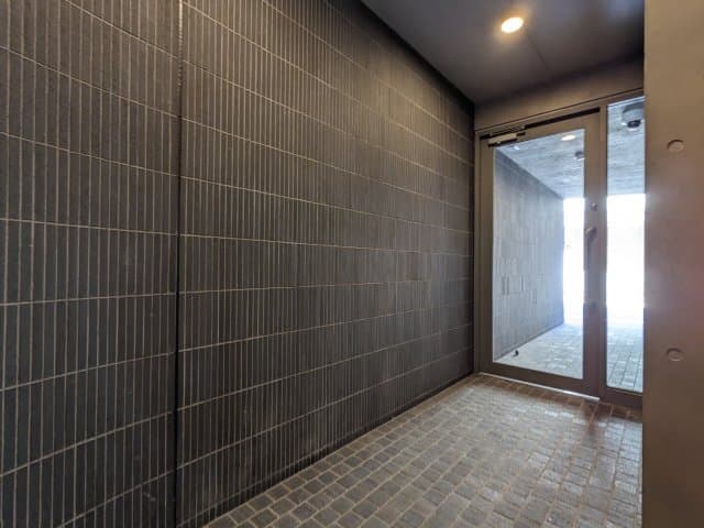 Room image 16
