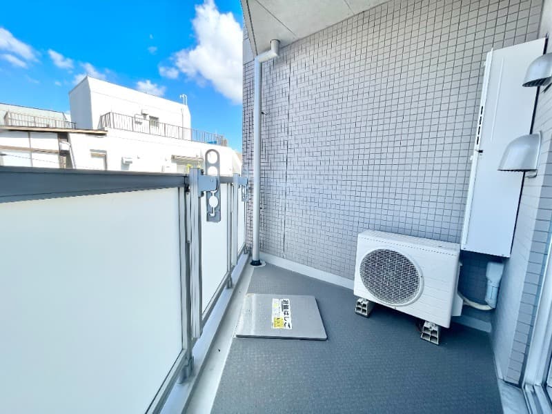Room image 10