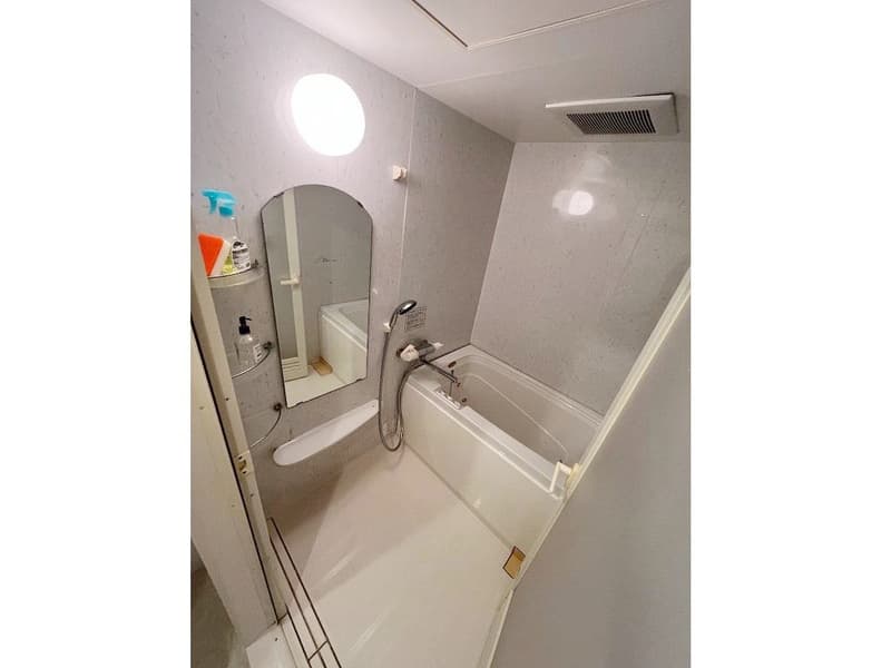 Room image 11