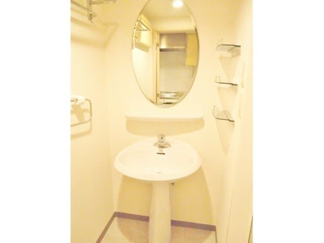 Room image 12