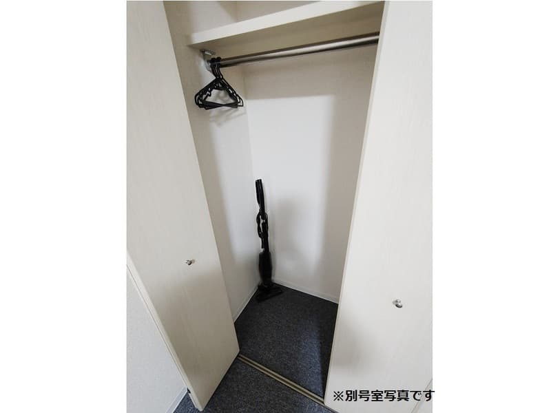 Room image 8