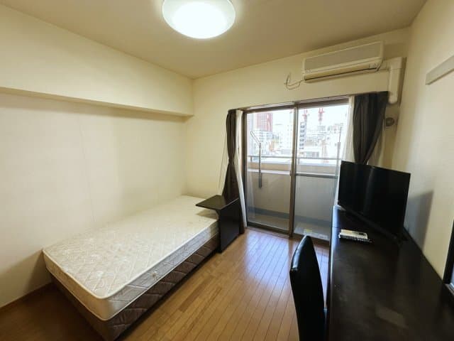 Room image 8