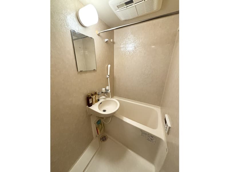 Room image 10