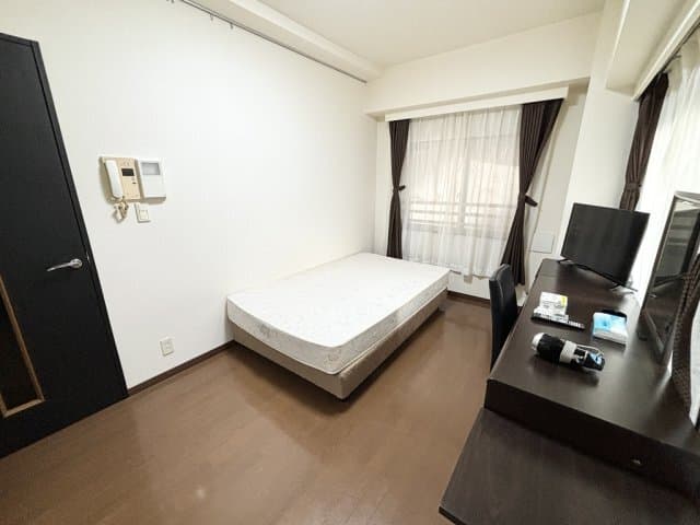 Room image 8