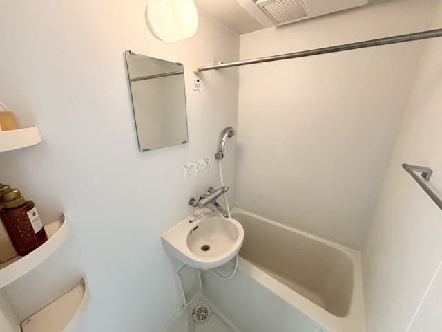 Room image 10