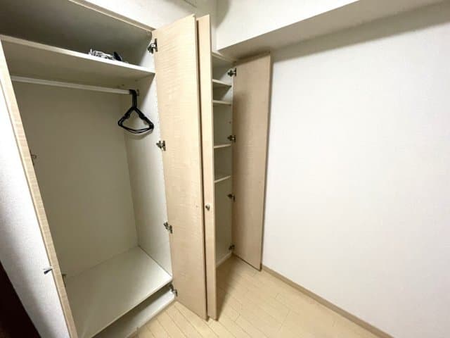 Room image 16