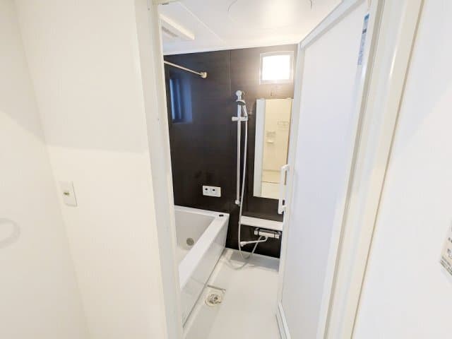 Room image 12