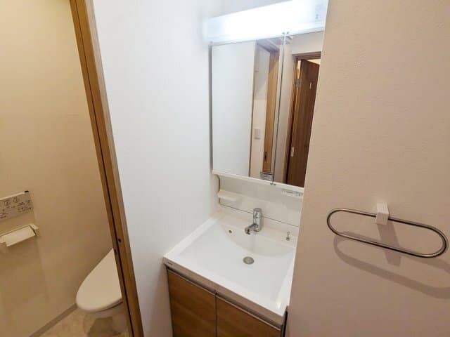 Room image 15
