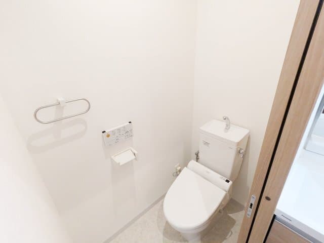 Room image 16