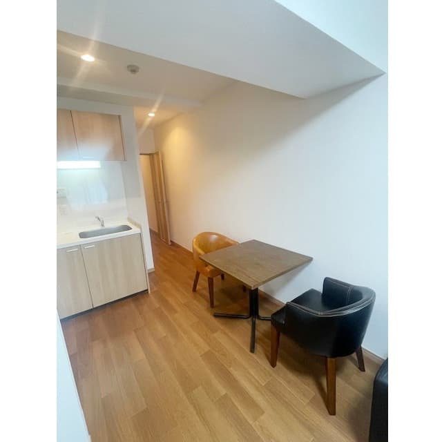Room image 10