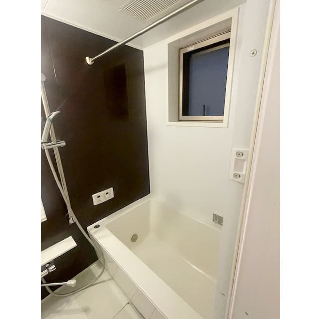 Room image 13