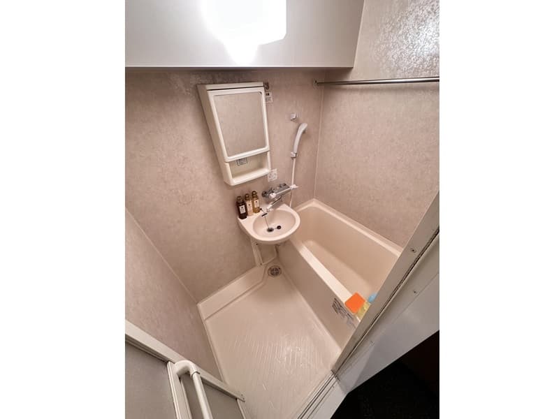 Room image 10