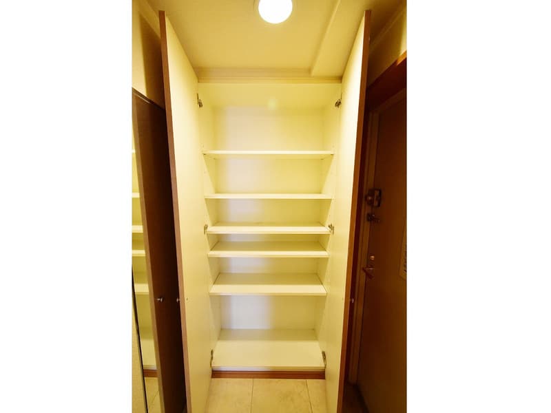 Room image 12