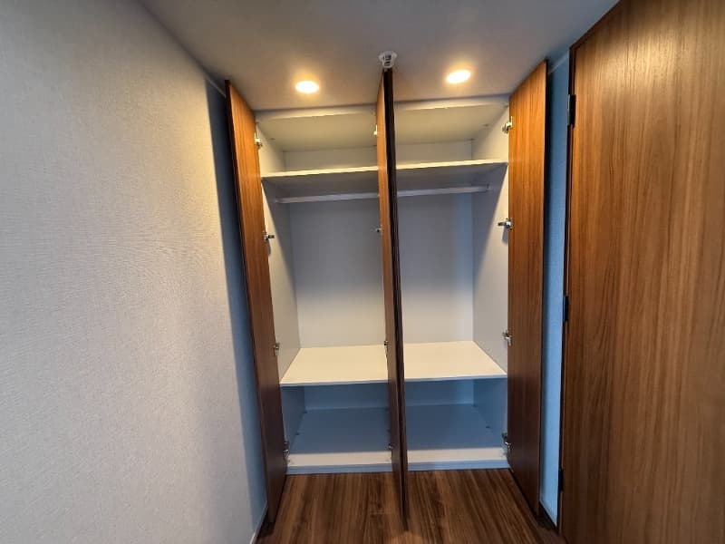 Room image 13