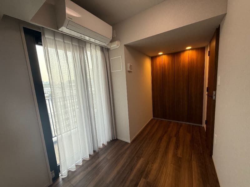 Room image 15