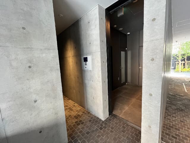 Room image 11